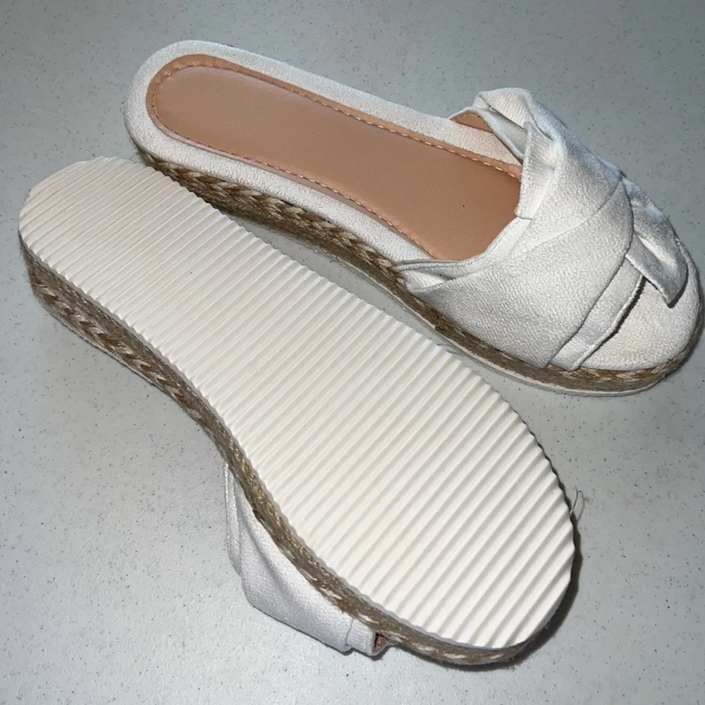 NWOT Cute Espadrilles Slides size 9 - Picture 3 of 6